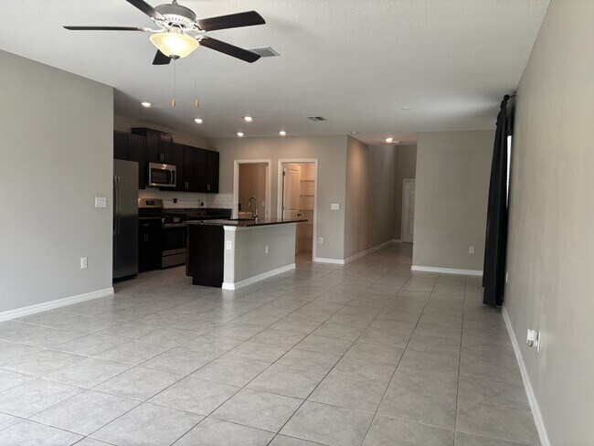 Foto del edificio - 9663 Channing Hill Dr