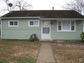 Building Photo - 1902 Somerville Dr