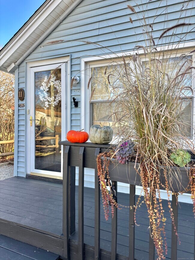 Foto del edificio - 11 Mohawk Trail