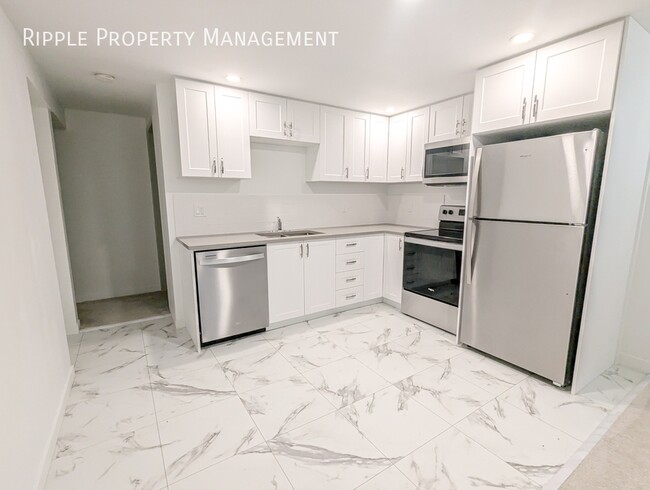 Photo du bâtiment - FIRST MONTH FREE! FANTASTIC 2 BEDS\1 BATHS...