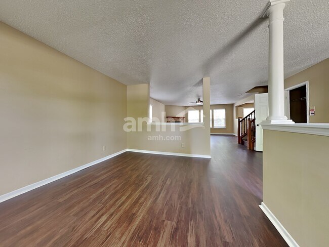 Foto del edificio - 10215 Noble Ct