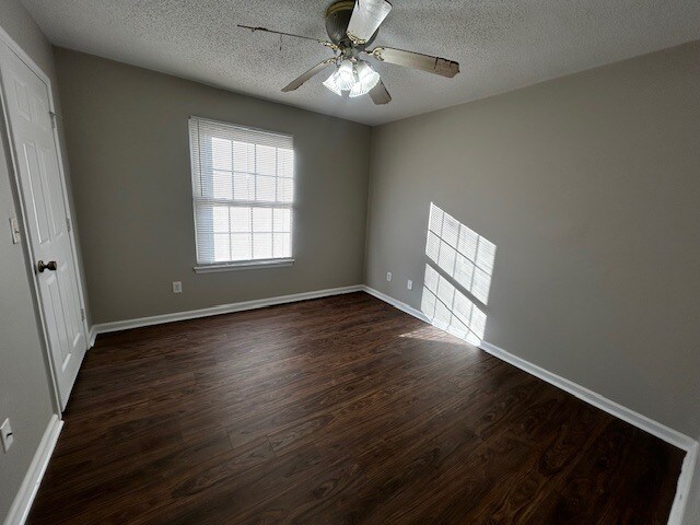 Foto del edificio - 5525 Hornaday Rd