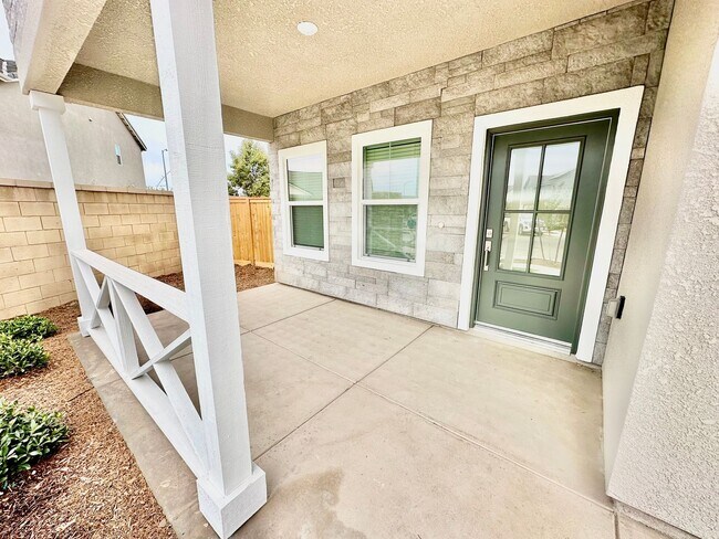 Foto del edificio - BRAND NEW North Clovis 4/2.5 Lennar