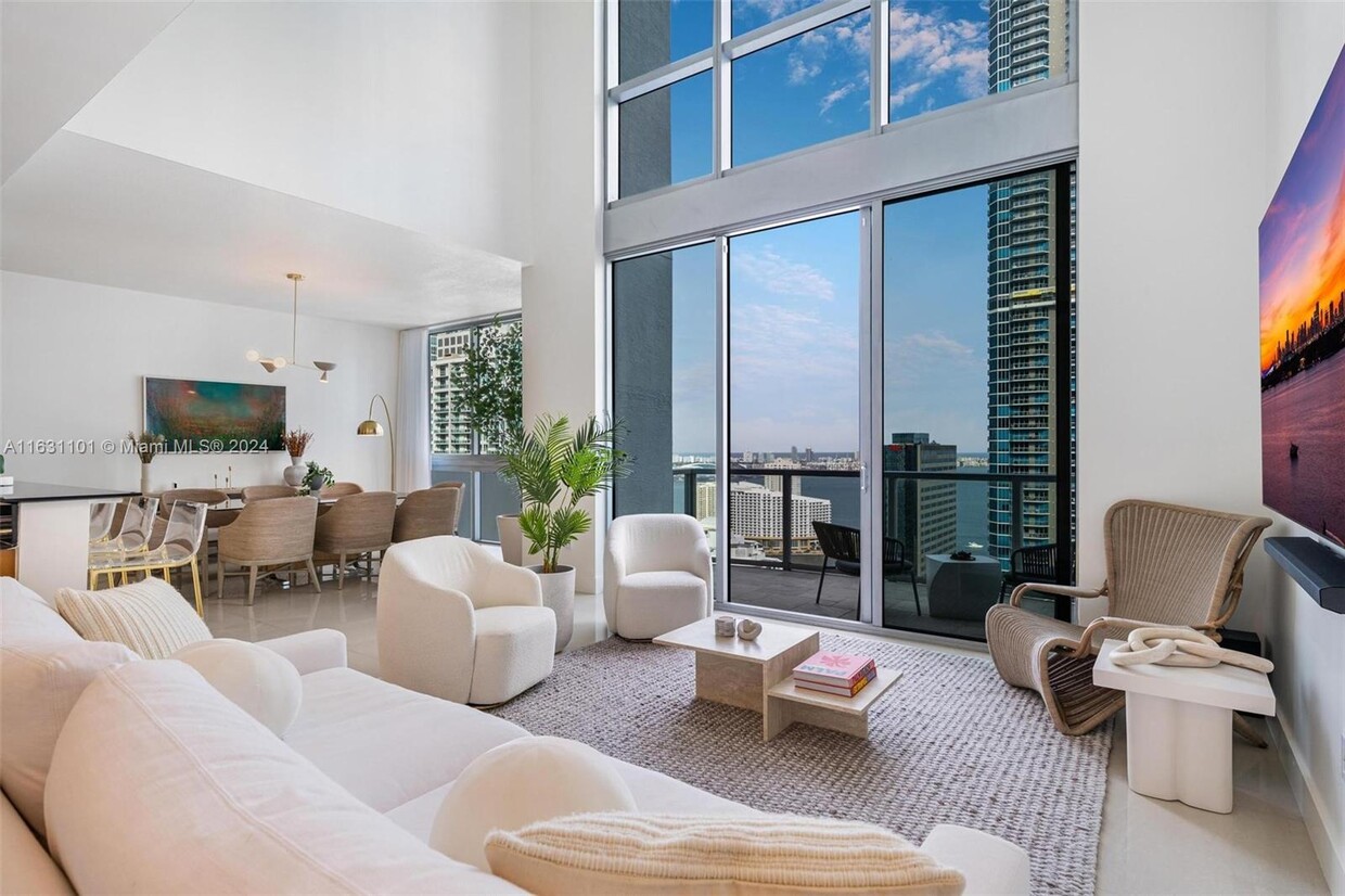 Foto principal - 1050 Brickell Ave