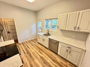 Building Photo - 1331 Ruffner Pl