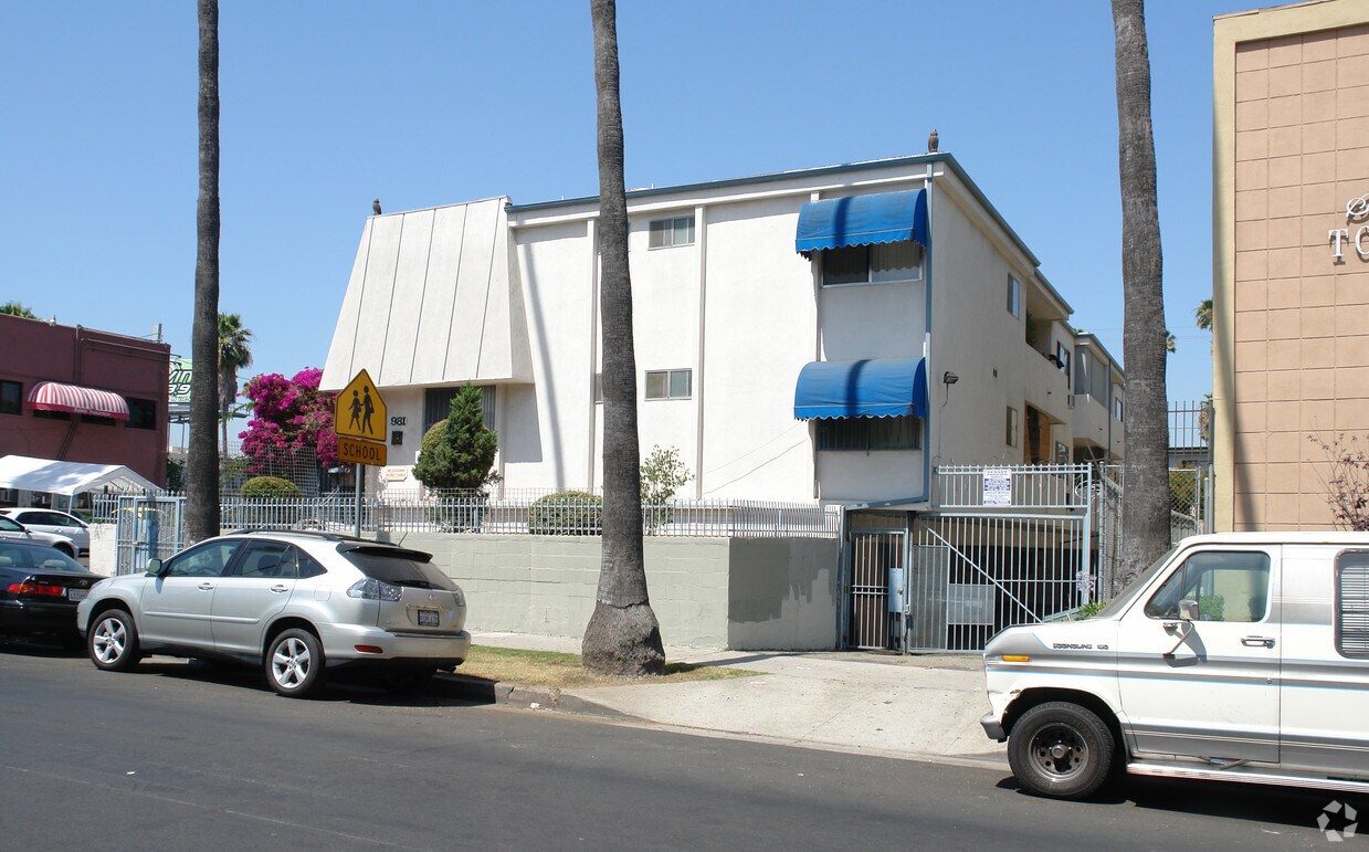 Building Photo - 981 Elden Ave