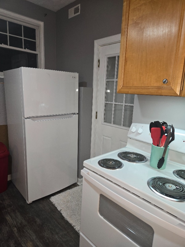 Building Photo - 51 Charleston Ave