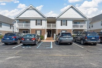 Building Photo - 512 Saravalle Dr