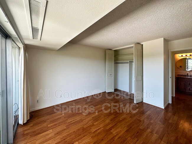 Building Photo - 411 Lakewood Cir