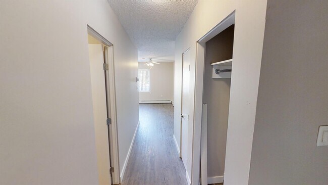 Photo du bâtiment - 9932-9105 105 Ave