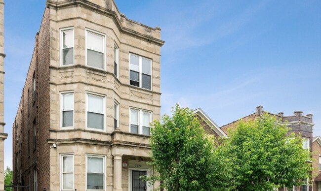 Building Photo - 3548 W 13th Pl