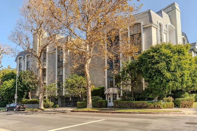 Foto del edificio - 1112 S Bedford Dr