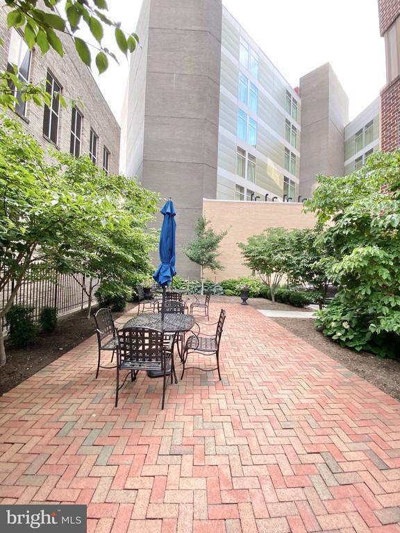 Foto del edificio - 1600 Prince St