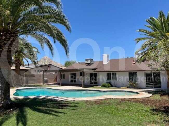 Foto del edificio - 2439 E Mercer Ln
