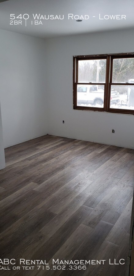 Building Photo - Lower Duplex!