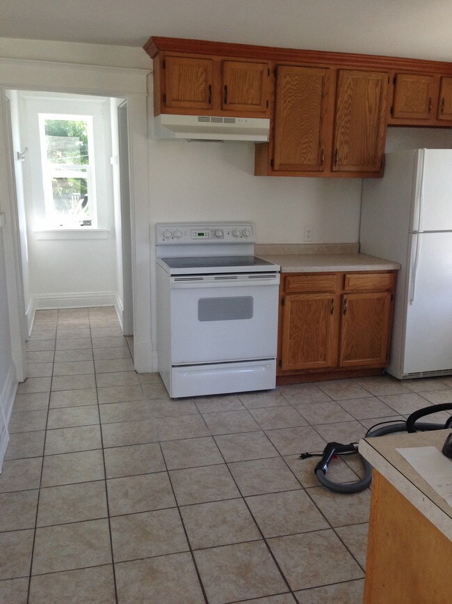 cocina para el baño y basement - 712 Franklin Ave