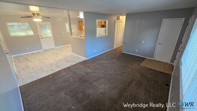 Foto del edificio - Beautiful 3 Bedroom 2 Full Bath Home Locat...