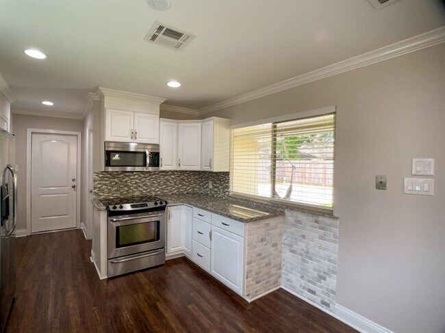 Building Photo - 11703 Brighton Ln