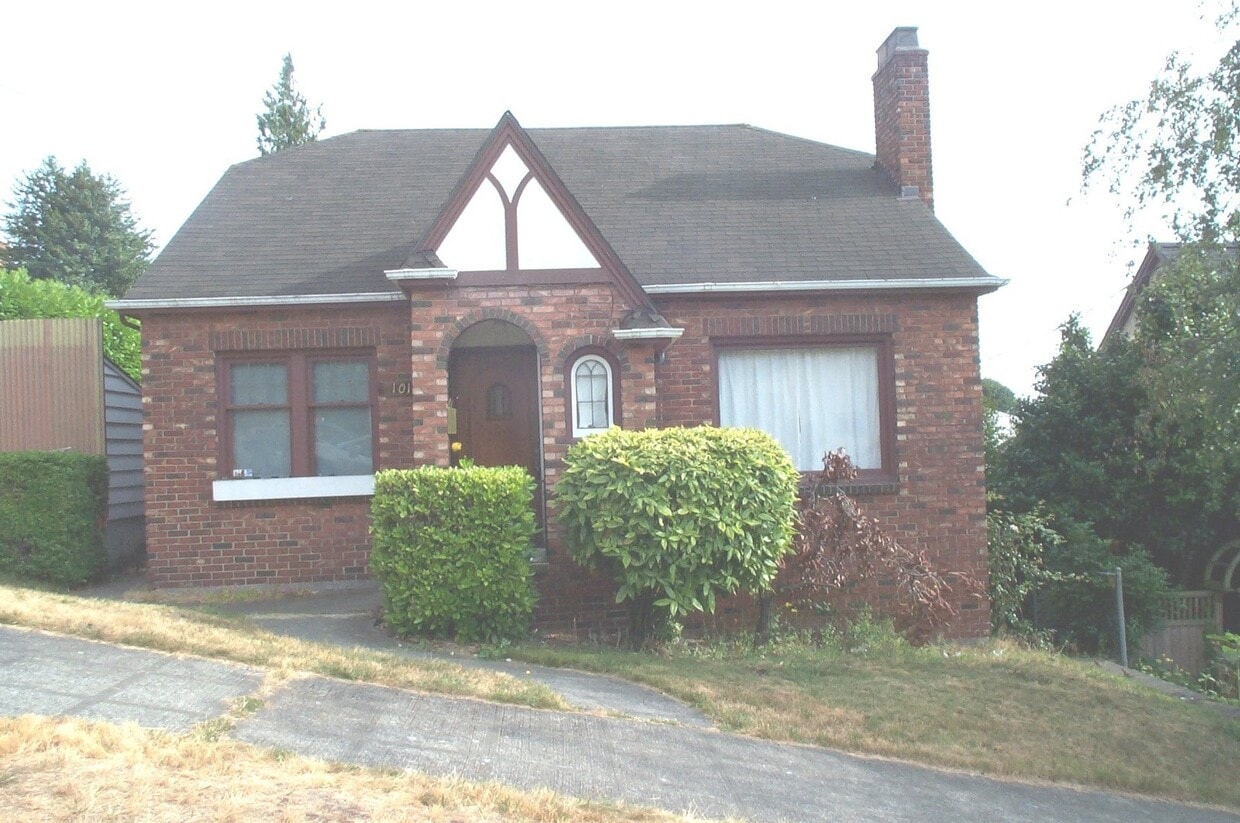 Primary Photo - Queen Anne House