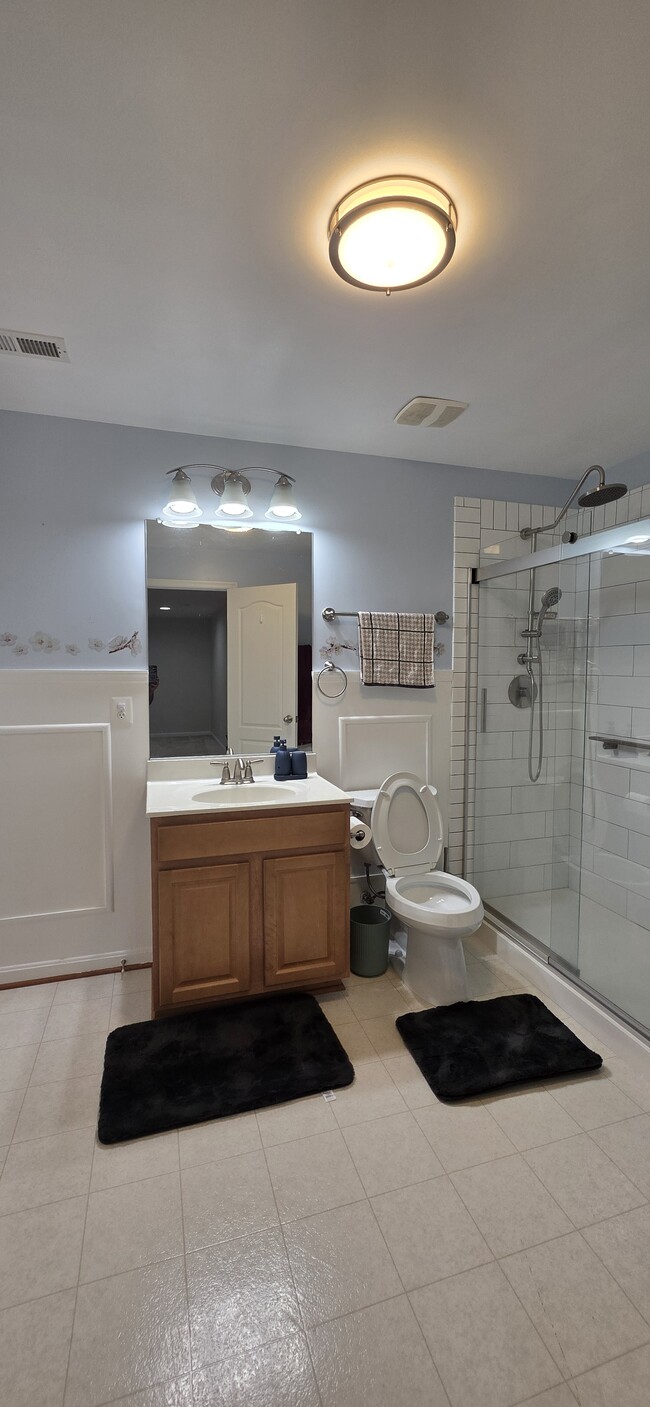 Building Photo - 15401 Ewells Mill Way