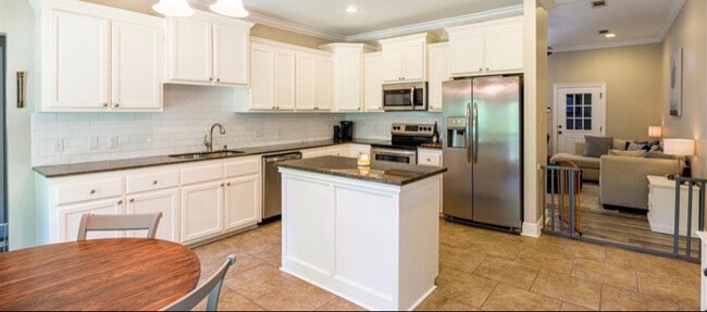 Building Photo - 16027 Belle Brittany Ave