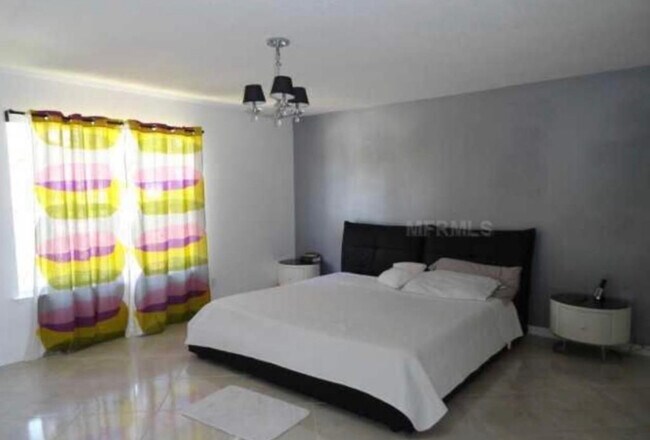 Foto del edificio - 14015 Deep Lake Dr