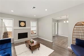 Foto del edificio - 4406 Idlewood Ln