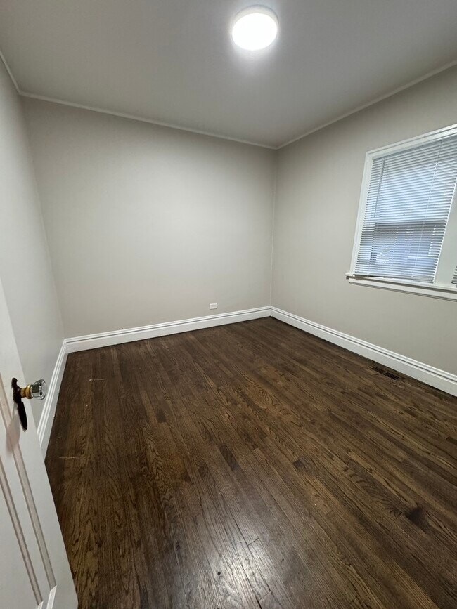 Foto del edificio - 1526 Elgin Ave