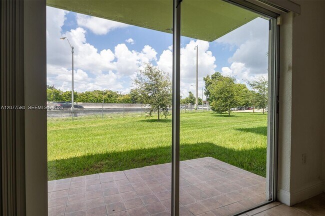 Foto del edificio - 7620 SW 82nd St
