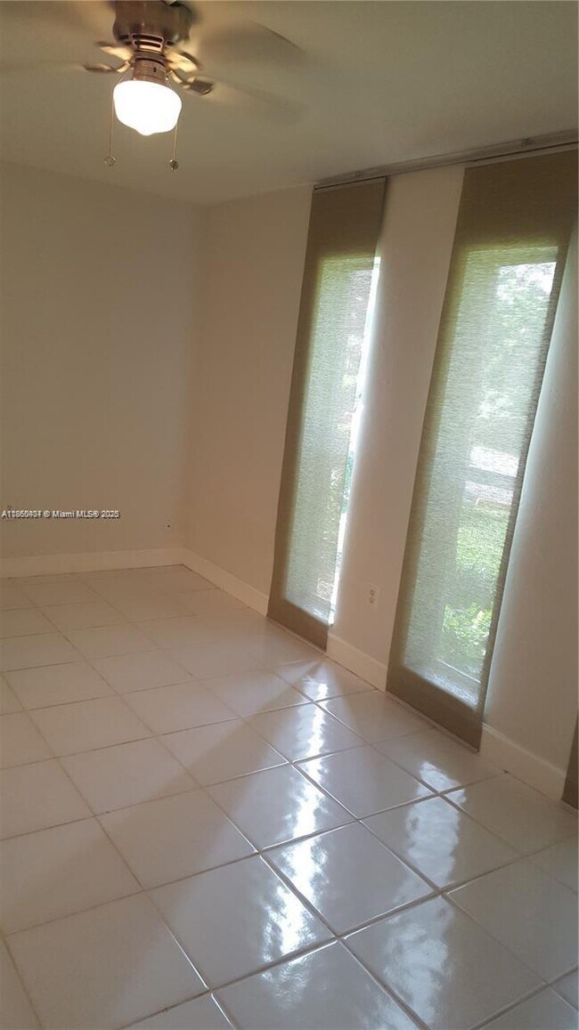 Foto del edificio - 6310 SW 79th St