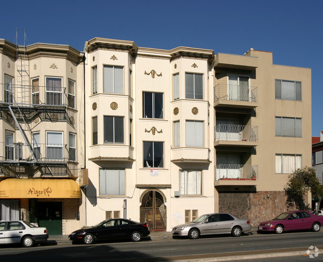 Building Photo - 2006-2010 Lombard St