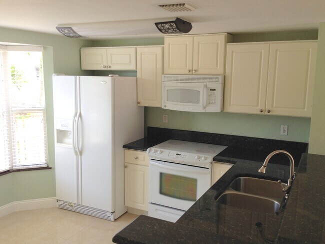 Kitchen - 2537 NE 15th St