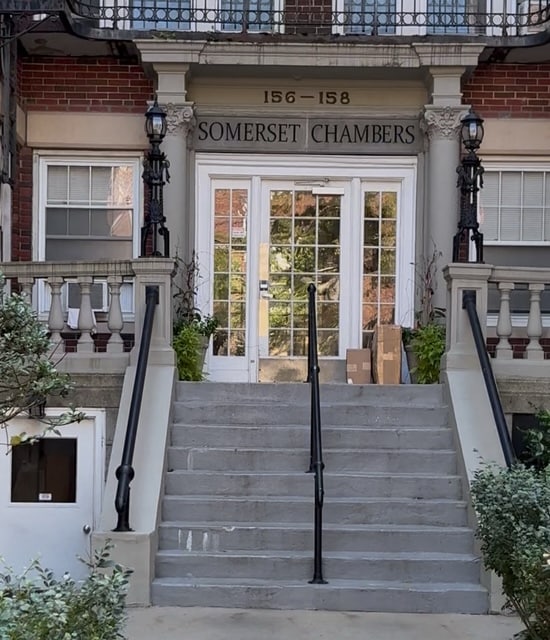 Building Photo - 156 Summer St