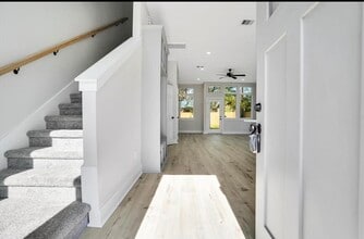 Building Photo - 805 Granville Dr