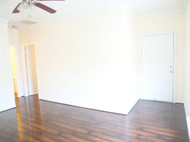 Building Photo - 6289 Wilcrest Dr