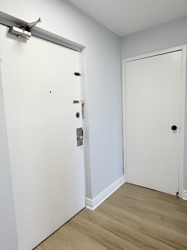 Building Photo - 1071 McDougall St