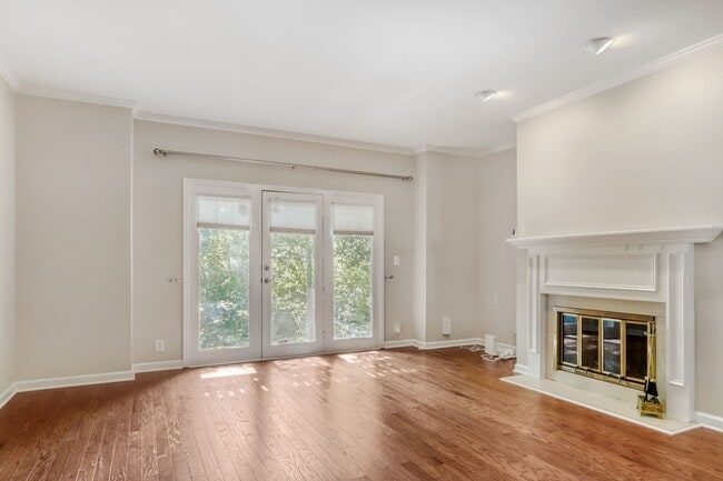 Building Photo - 229 Westchase Dr