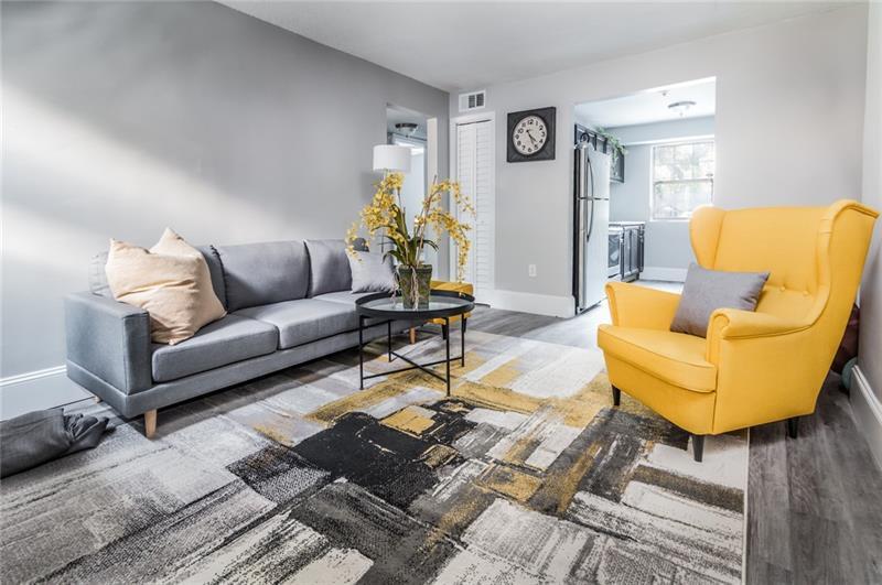 Foto principal - 156 Fairfield Pl NW