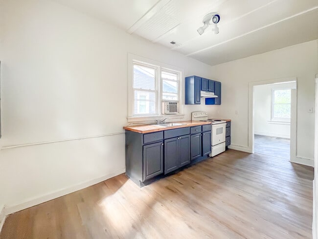 Building Photo - 508 N 7th Ave