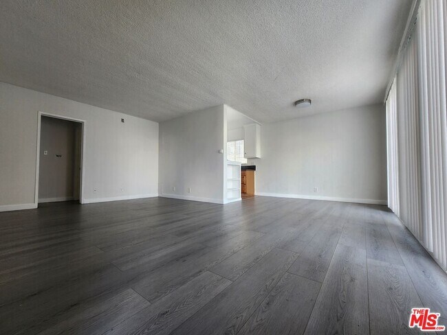 Foto del edificio - 515 S Manhattan Pl