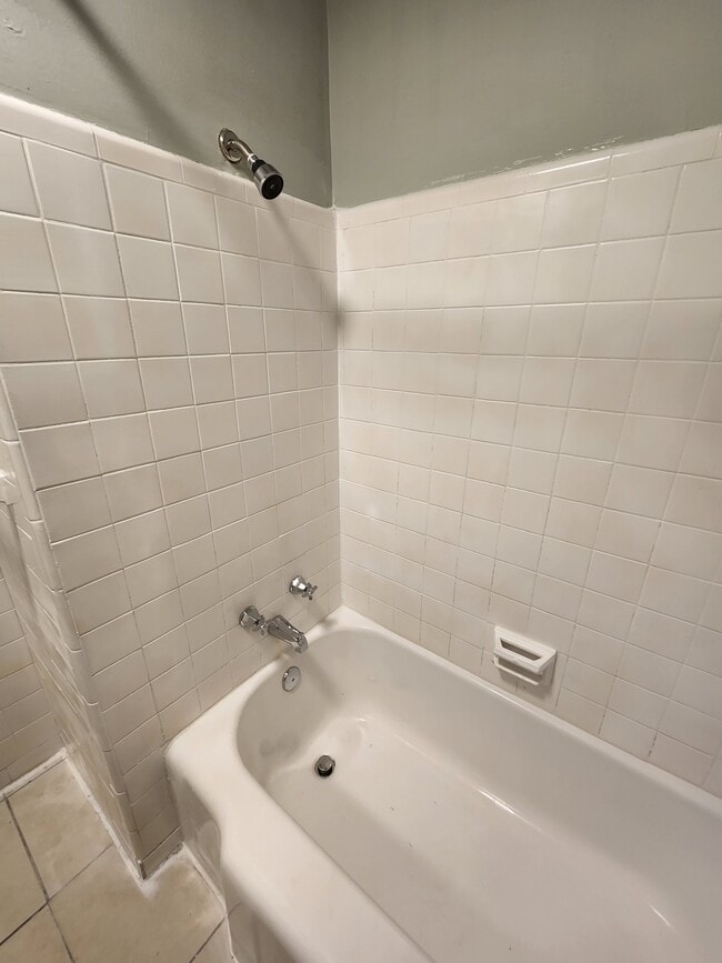 Building Photo - 238 E 7th St