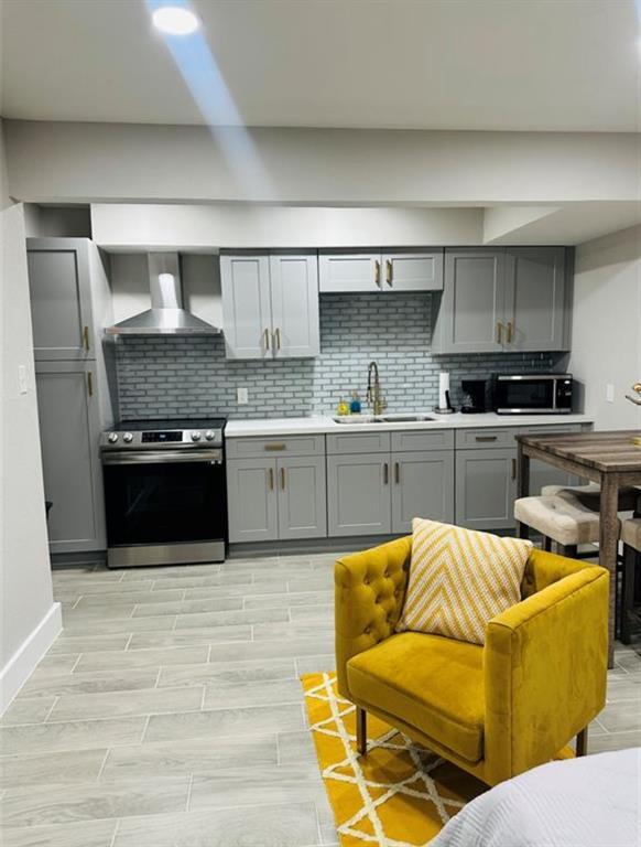Foto principal - 8005 Bowen St