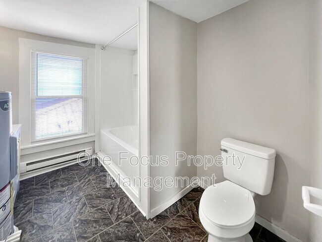 Foto del edificio - 200 Danis St