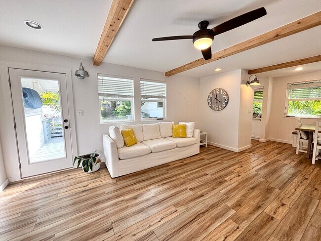 Foto del edificio - Available Now! 3 BED, 2 BATH HOME w/ UTILI...
