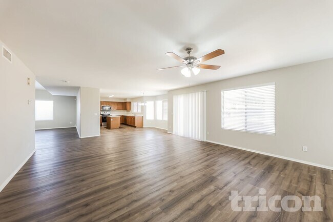 Building Photo - 16191 N 157th Dr