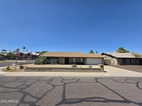 Building Photo - 4402 E Pershing Ave