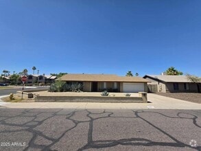 Building Photo - 4402 E Pershing Ave