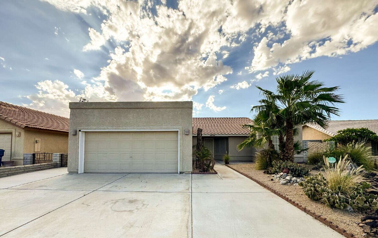 Foto principal - "Charming 3-Bedroom, 2-Bathroom Mesa Del S...