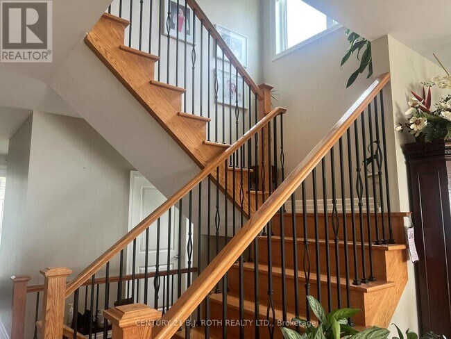 Photo du bâtiment - 9 Greenwood Forest Rd