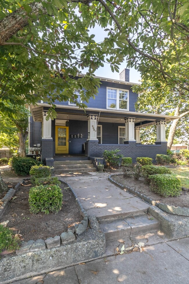 Building Photo - 602 Caswell Ave